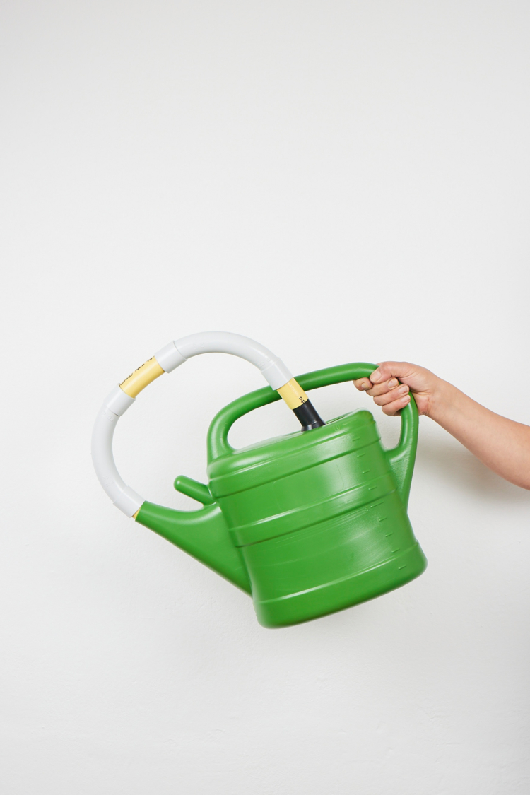 Dietmann anja sich selbst bewaessernde giesskanne bettina steinbruegge hamburg